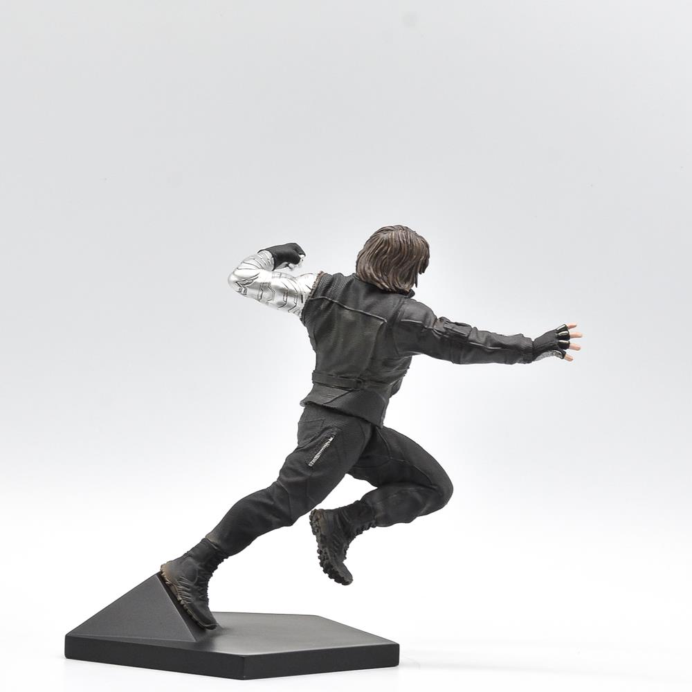 Marvel Civil War Winter Soldier 1/10 Art Scale - Iron Studios (Exposição)