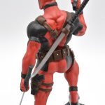 Estatua Resina Artesanal – Deadpool Com Arma Estatua Resina Artesanal - Deadpool Com Arma
