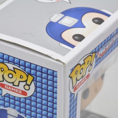 Funko Pop Games - Megaman 102 (W/ Ice Slasher) (Vaulted) #1