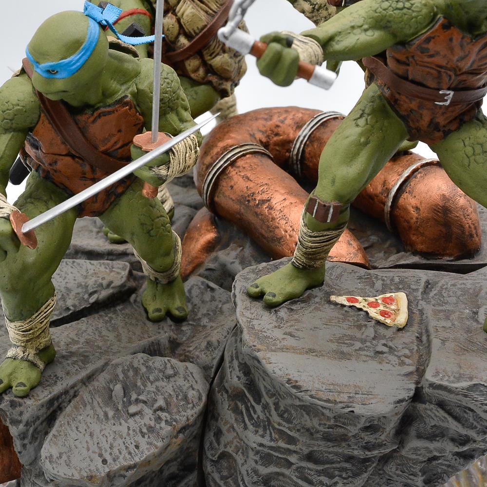 As Tartarugas Ninja ( Teenage Mutant Ninja Turtles no original,  frequentemente abre…