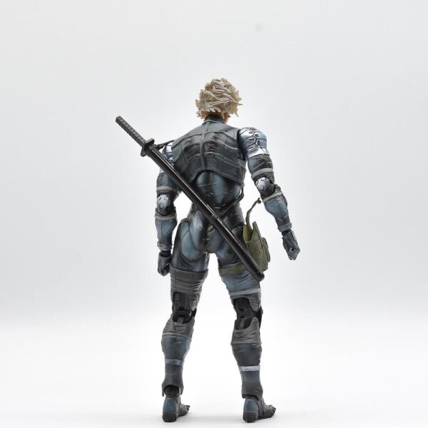 Metal Gear Solid 2 Raiden - Play Arts Kai Square Enix (Exposição) #1
