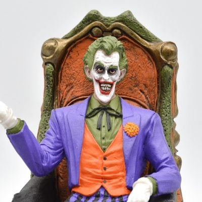 Estatua Resina Artesanal - Coringa Sentado Trono
