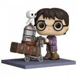 Funko Pop Deluxe – Harry Potter Harry Pushing Trolley 135 Funko Pop Deluxe - Harry Potter Harry Pushing Trolley 135