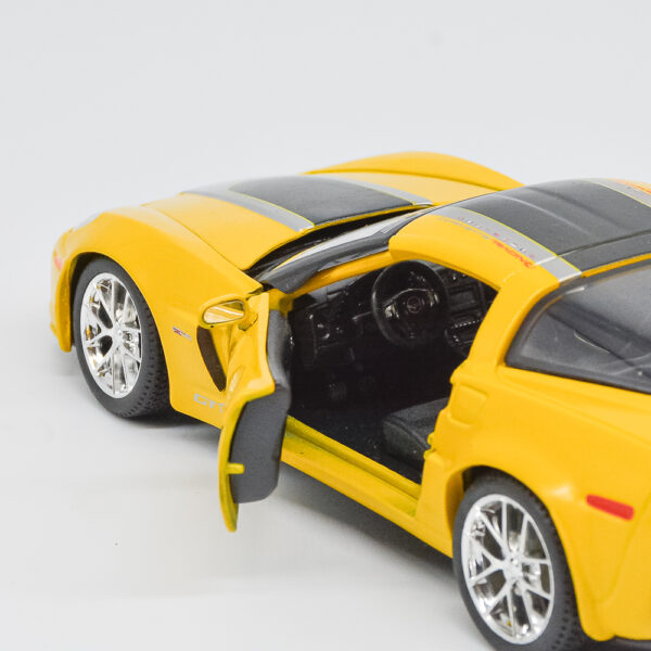 Miniatura Carro Chevrolet Corvette Z06 Gt1 (Amarelo) (2009) - Maisto