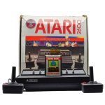 Console Atari 2600 (Com Dois Controles)