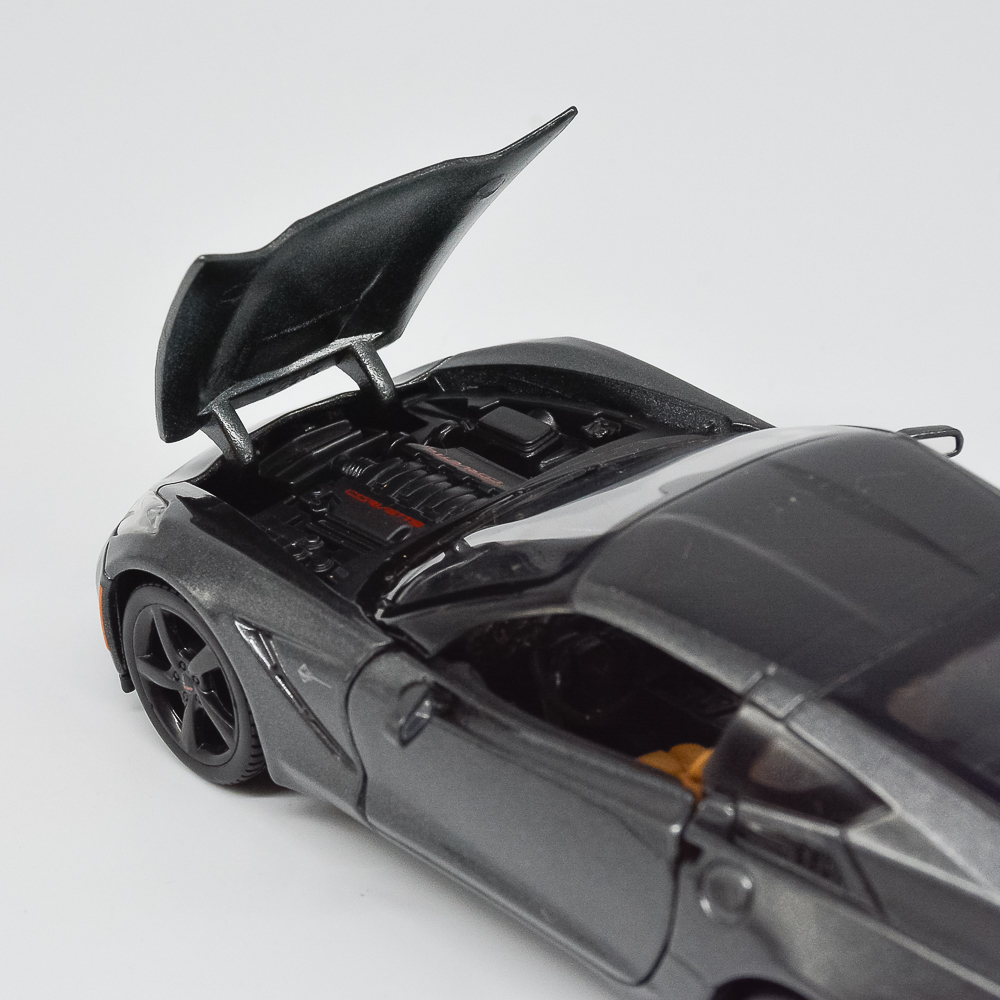 Miniatura Carro Corvette Stingray 2013 Chumbo - Maisto 1:24