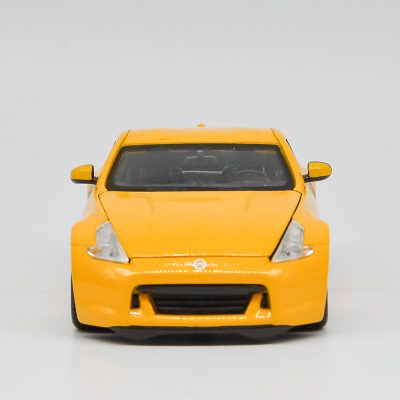 Miniatura Carro Nissan 370Z 2009 Amarelo - Maisto 1:24