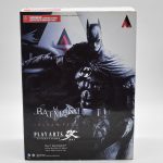 Action Figure Batman – Arkham City (1970S Batsuit Skin) – Play Arts Kai Action Figure Batman – Arkham City (1970S Batsuit Skin) – Play Arts Kai