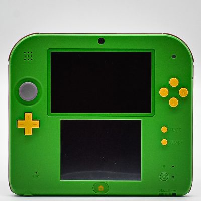 Console Nintendo 2Ds - Edição Especial The Legend Of Zelda: Ocarina Of Time 3D (Link Edition)