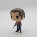 Funko Pop Stranger Things – Nancy 514 (With Gun) (Sem Caixa) Funko Pop Stranger Things - Nancy 514 (With Gun) (Sem Caixa)