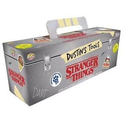 Funko Pop! & Tee Stranger Things - Dustin Henderson #828 (Box Set "Dustin's Tools" + Camiseta G)
